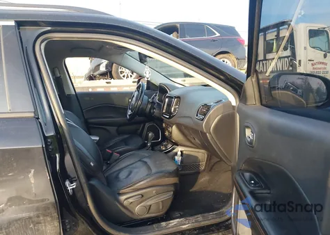 2021 Jeep Compass Limited 4X4 из США, поврежденный, VIN 3C4NJDCB3MT513985